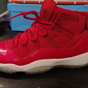 Nike Air Jordan 11 Retro "Win Like '96" Size 6.5